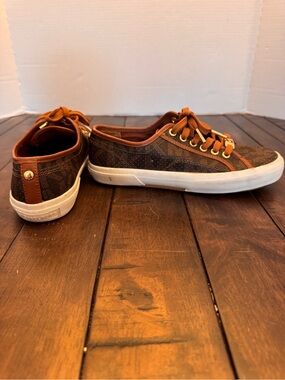 Michael Kors Boerum Sneakers Size 6.5M Low Top Lace Up Womens Shoes Signature MK